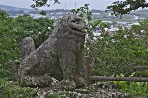 石獅子 左右|沖縄で最大最古といわれている石獅子（八重瀬町）